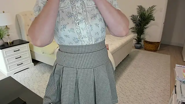 Vika73 live sex cam