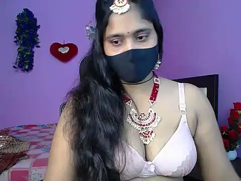 Watch Maiya_Amber live on EroticFlix - High definition streams