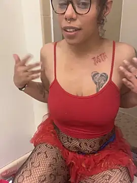 Preview of desirae_luciano