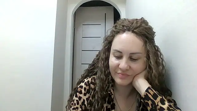 meadoweyes - MeadowEyes's free webcam - UK Sex Cams