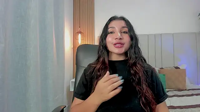 Watch Victoria_Rosee live on EroticFlix - High definition streams