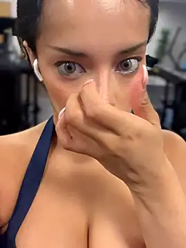 Risky_Workouts live sex cam