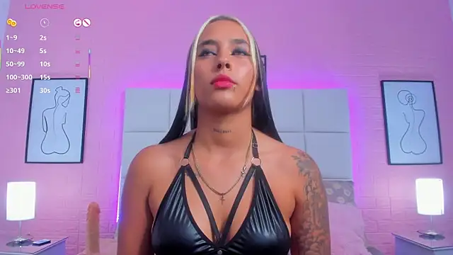 charlotte_kisss webcam