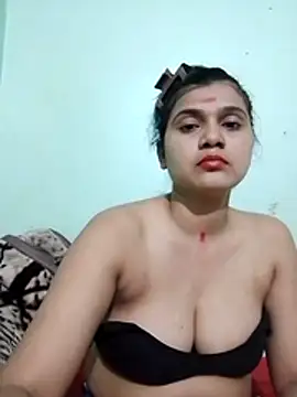 Kiara-Sharma live sex cam