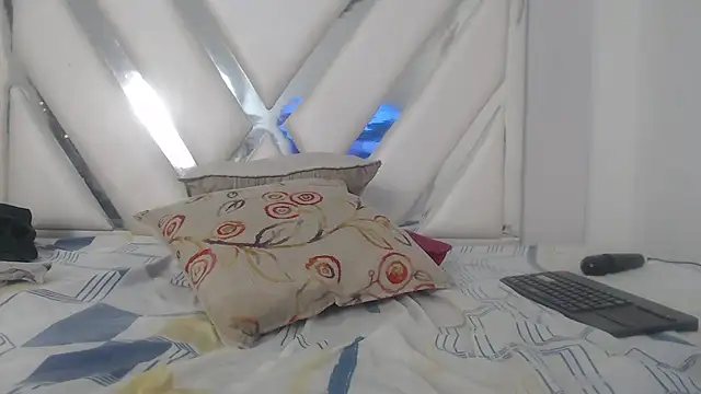 Live sex cam of AlannaHarper