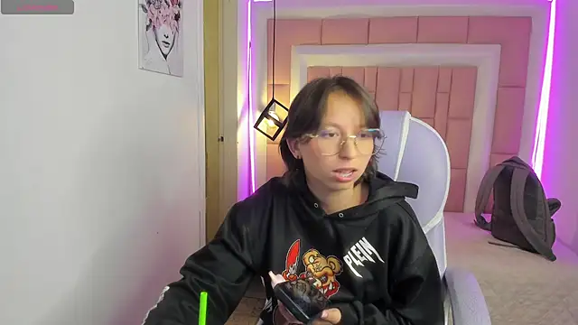 Watch Klaret_Toy live on EroticFlix - High definition streams