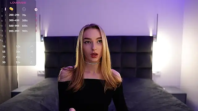 goldieharrington (F young) - massage butt