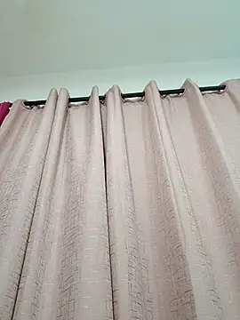 _Saraa- webcam