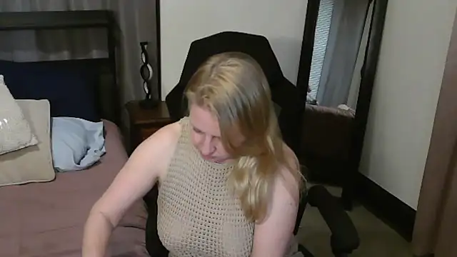 HollieBim webcam