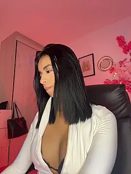 Watch Laura_fernandezII live on EroticFlix - High definition streams