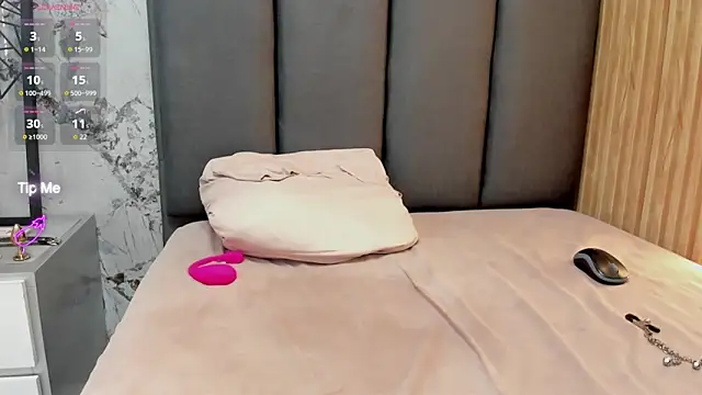 Watch SHARLOTTE_SUITTE live on EroticFlix - High definition streams