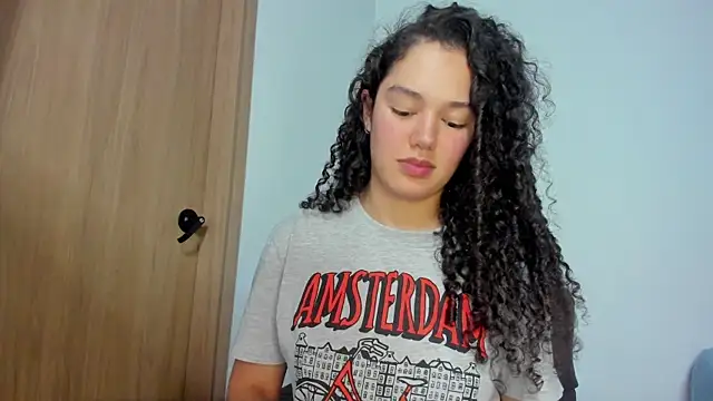 Watch MiaRouseex live on EroticFlix - High definition streams