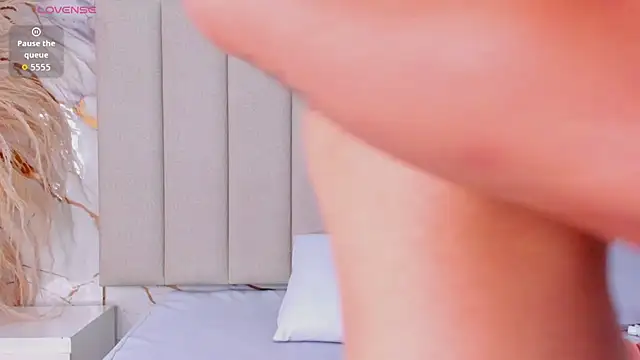 Watch _bella_rossee_ live on EroticFlix - High definition streams