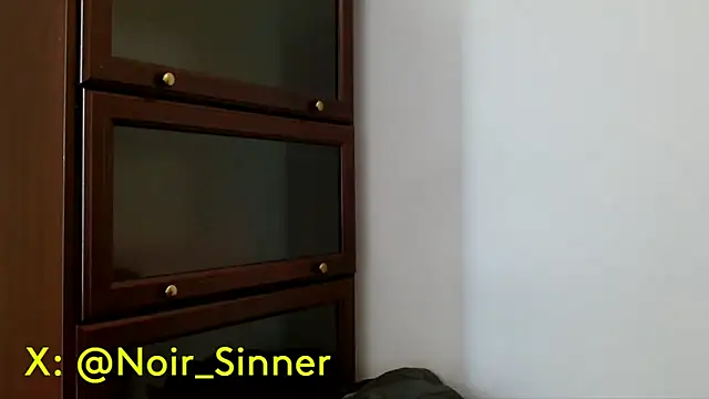 sinnernoir - Sinnernoir's free webcam - UK Sex Cams