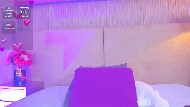 Watch _kyraa_ live on EroticFlix - High definition streams