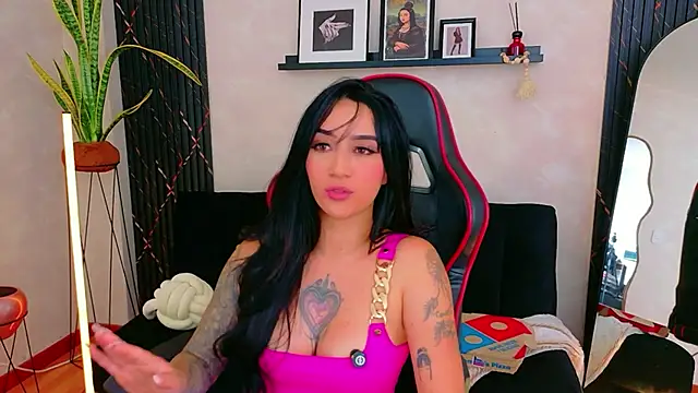 emmyevans1 - EmmyEvans1's free webcam - UK Sex Cams