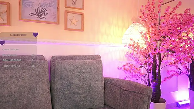 Watch MeganLowell live on EroticFlix - High definition streams