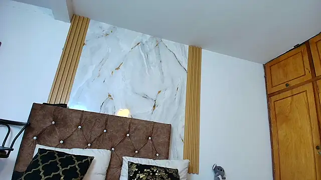 scarlet_fox75 - Scarlet_fox75's free webcam - UK Sex Cams