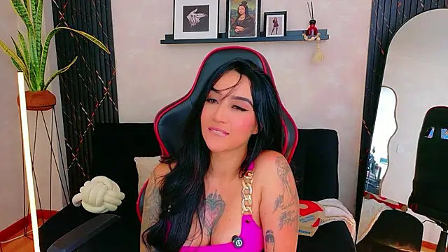 emmyevans1 - EmmyEvans1's free webcam - UK Sex Cams