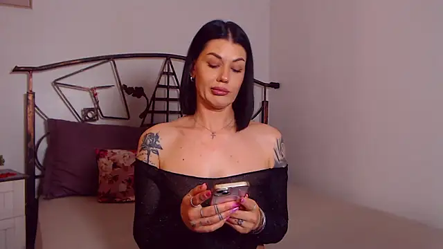 YvonneEverlee webcam