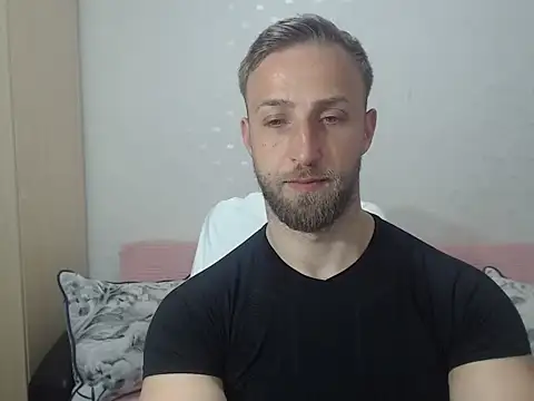 blondeaglemuscle - BlondEagleMuscle's free webcam - UK Sex Cams