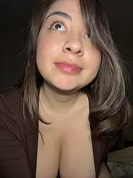lovynna (F young) - Show pussy