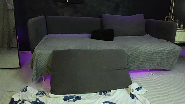 LoraIvone webcam