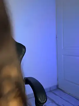 chicachocolate01 - Chicachocolate01's free webcam