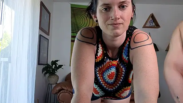 bruisedblossoms live sex cam