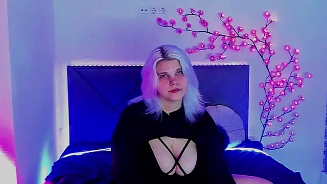 JoannLowe webcam