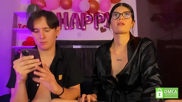Mariana_and_Ronny webcam