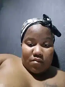 ChubbyMidgetxxx19 webcam