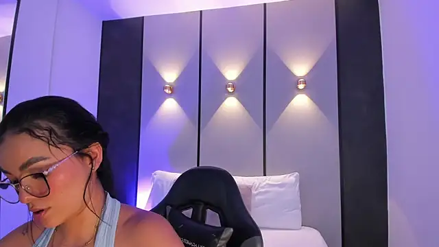 emily_tolson webcam