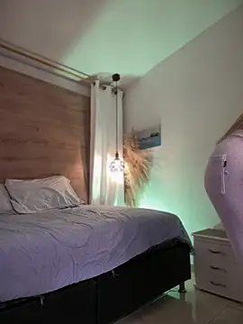 halaaa_1 - Halaaa_1's free webcam - UK Sex Cams