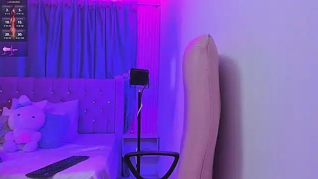 nayla-mouna (F young) - play with my pussy
