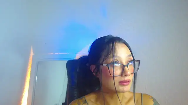 Watch mariiana-diaz live on EroticFlix - High definition streams