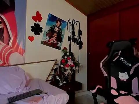 zaraywhitmore webcam