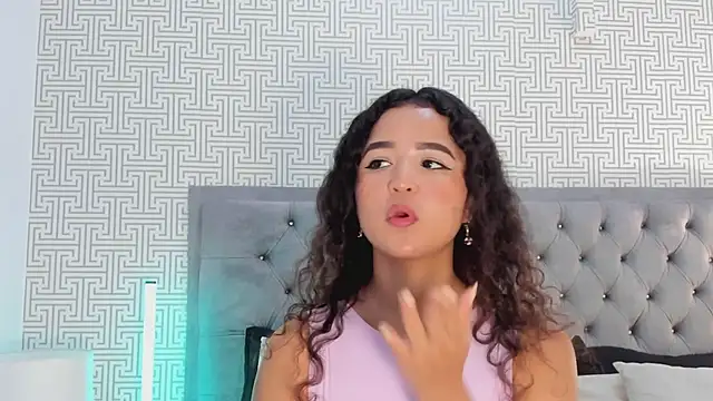 evaa_lunna_ - Evaa_Lunna_'s free webcam - UK Sex Cams
