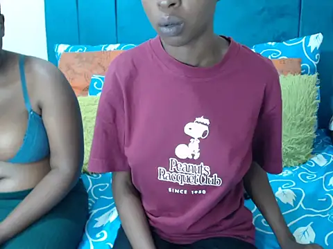 CuteDarkChoc99 webcam