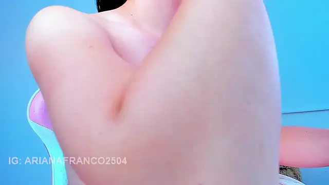 Ariana_f webcam