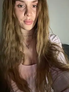EmiliaCatalina Live Webcam on Stripchat