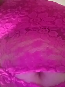 MommyHelpsmee webcam