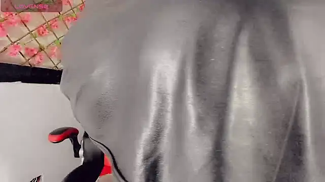 thiara_veky - Thiara_veky's free webcam - UK Sex Cams