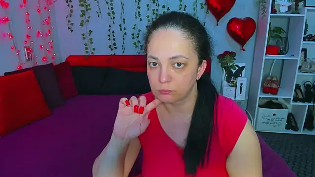 darlingmilf - DarlingMilf's free webcam - UK Sex Cams