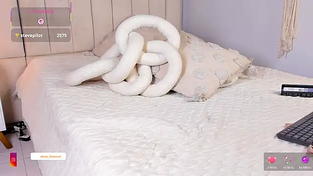 Elise_Diamond webcam
