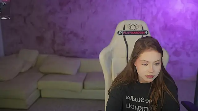 Esmie_Smile webcam