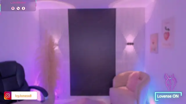 IvyJonesX webcam