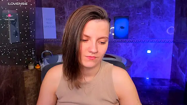 Watch MelindaTin live on EroticFlix - High definition streams