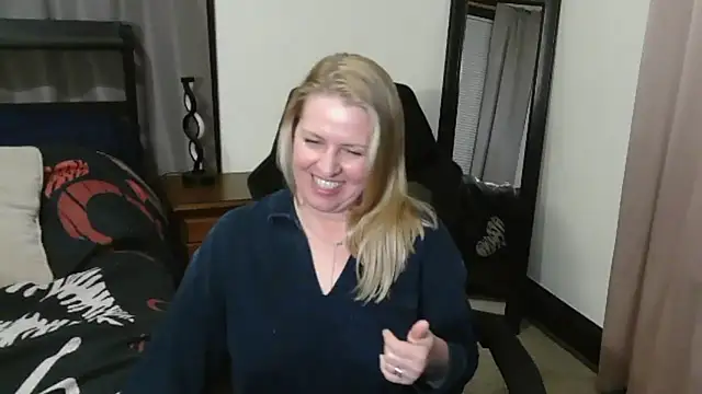 HollieBim webcam