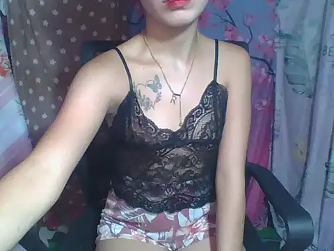 SweetPussie18x webcam